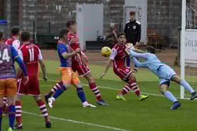 Queen’s Park’s Will Baynham denied by Stirling keeper Stone late in the game (Photo: Ian Cairns)