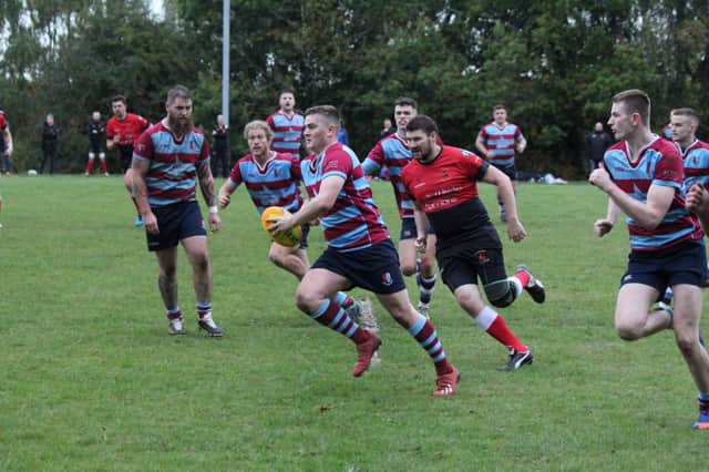 Uddingston launch an attack against Clydebank (Pic by Amy McCloy)