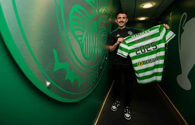 Greg Taylor has signed a new deal with Celtic.