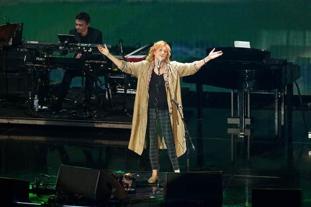 Glasgow born Eddi Reader is a three time Brit award winner and is best known for her work with Fairground Attraction and her stunning solo career.