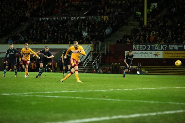 Kevin van Veen equalises from the penalty spot