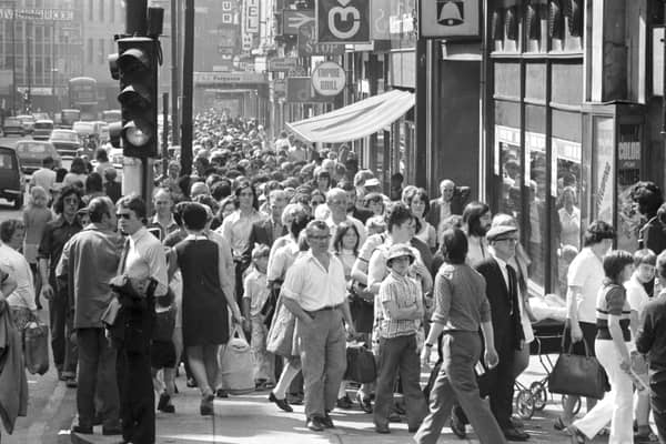 Crowds entering Central Station on Glasgow Fair Monday in July 1972.