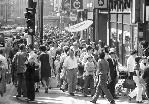 Crowds entering Central Station on Glasgow Fair Monday in July 1972.