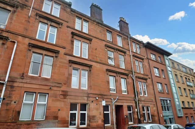 The building is near Glasgow University.