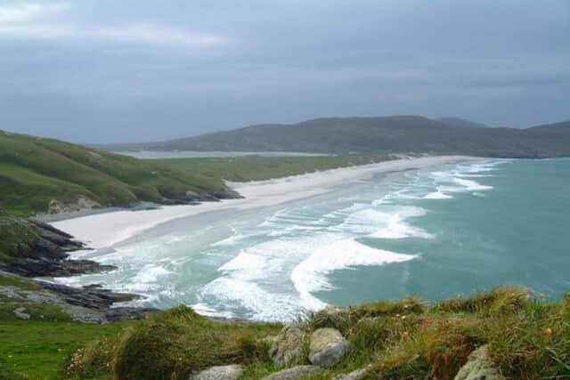 This is one of Scotland’s most remote beaches as it’s secluded at the narrow north end of the Isle of Barra, located at the tip of the Outer Hebrides. The white shell sands and turquoise water, coupled with exhilarating huge Atlantic waves during stormier seasons, make this an unmissable destination.