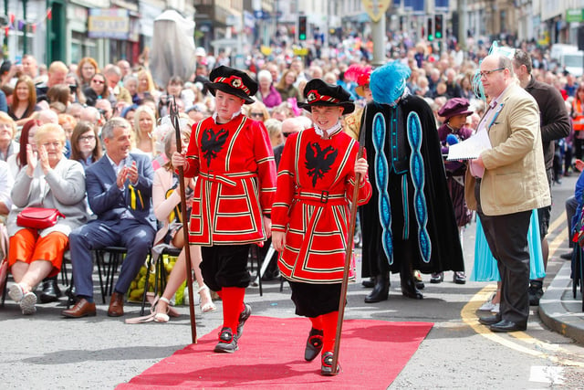 The Yeoman on their way to join the rest of the royal court.