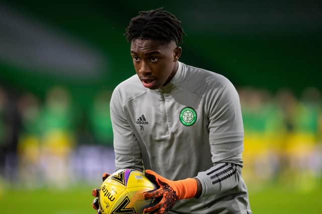 Tobi Oluwayemi warming up for Celtic before the Scottish Premiership match against Hibs on January 11, 2021 (Photo by Craig Foy / SNS Group)