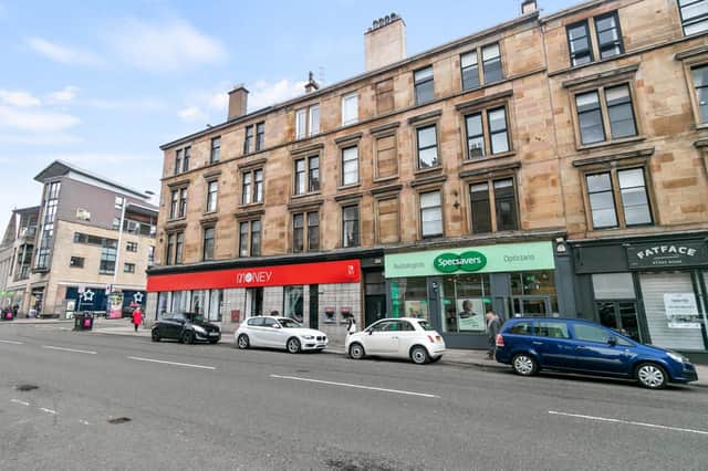 The flat is at the northern end of Byres Road.