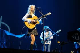 Scottish singer-songwriter Nina Nesbitt will be taking to the stage for a BSL interpreted performance at the Pearce Institute on 31st May. Joining her will be up-and-coming musician Kerr Mercer, and Glasgow-based multi-instrumentalist ili who has captivated audiences across the UK.