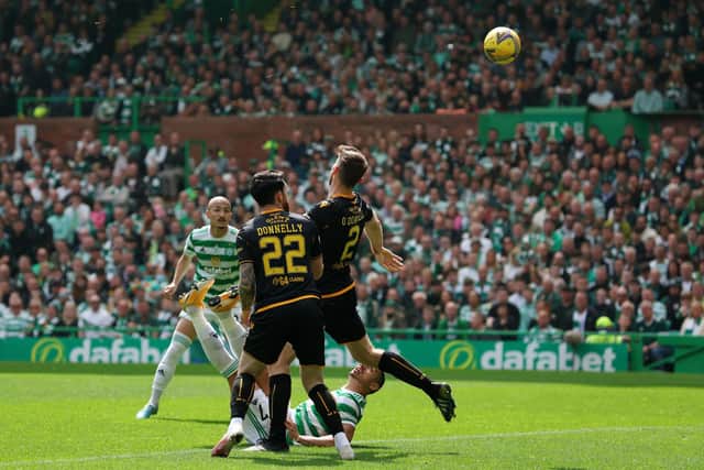 Giorgos Giakoumakis scores Celtic's fifth goal