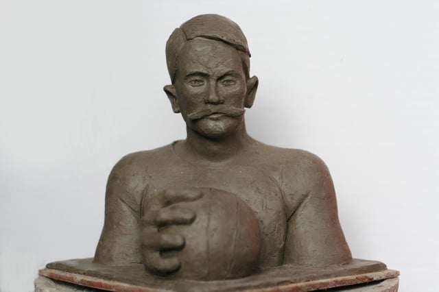 The bust of Thomas Donohoe is being modeled in clay before it will be cast in carbon fibre