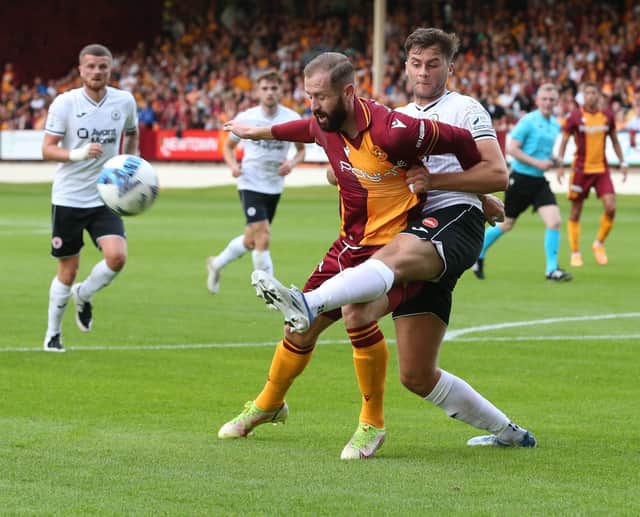 Kevin van Veen played despite being a fitness doubt pre-match