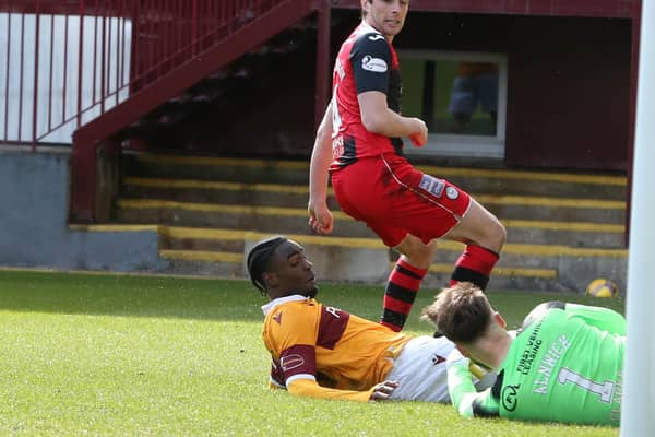 Devante Cole pounces to score Motherwell's winner against St Mirren (Pic by Ian McFadyen)