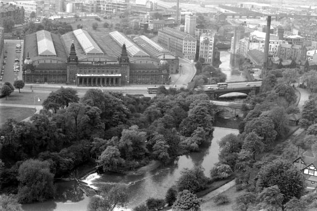 Aerial of the Kelvin Hall, with the River Kelvin in the foreground, June 1969.