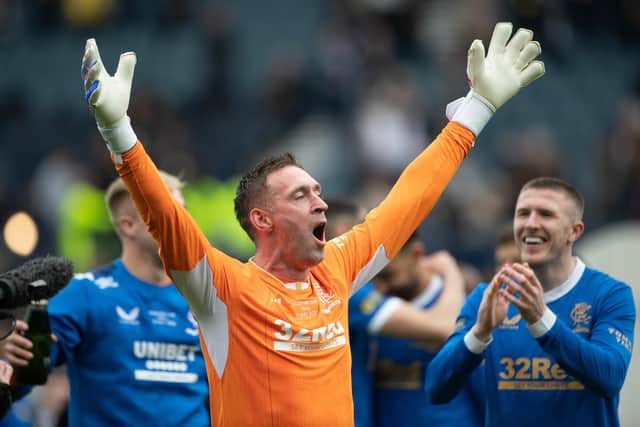 Allan McGregor will remain at Rangers for a further year.