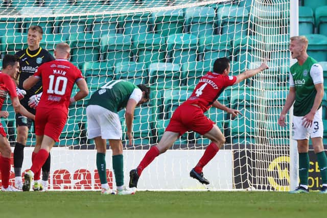 There was a bit of deja vu about Hibs' conceding late to draw with St Mirren