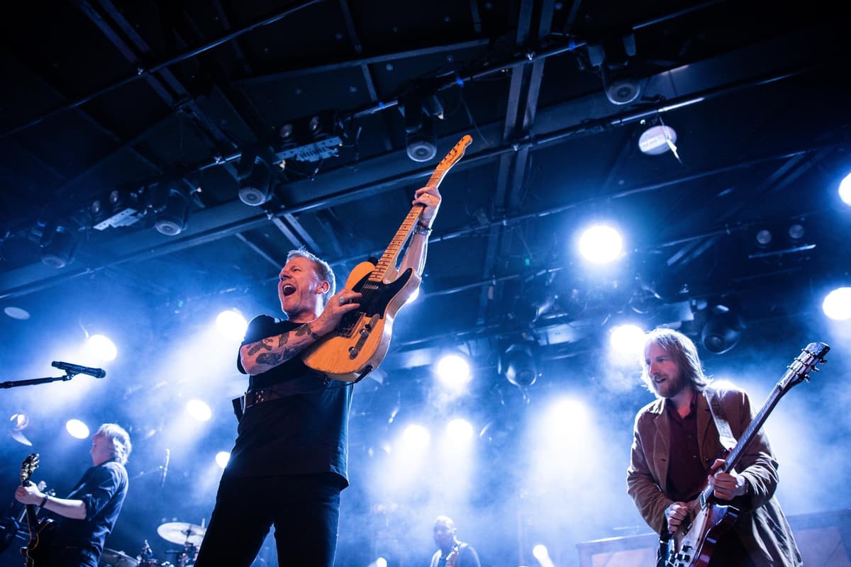 Kiefer Sutherlands Konzert in Glasgow belebte seine familiäre Verbindung ...