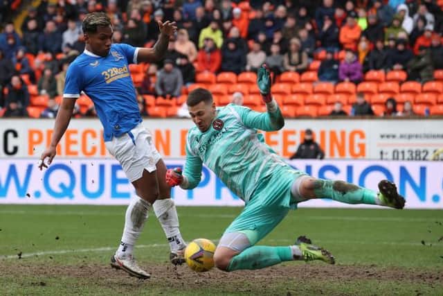 Rangers striker Alfredo Morelos is denied by Dundee United goalkeeper Benjamin Siegrist during the 1-1 draw at Tannadice. (Photo by Alan Harvey / SNS Group)