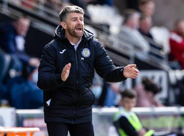 St Mirren manager Stephen Robinson issues intructions to his players during their Premiership match against Rangers on Sunday. (Photo by Craig Williamson / SNS Group)