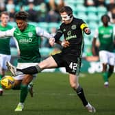 Celtic captain Callum McGregor challenges Hibs forward Sylvester Jasper during the 0-0 draw at Easter Road. (Photo by Alan Harvey / SNS Group)