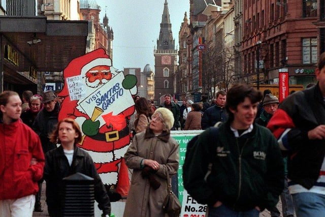 Christmas shoppers in Argyle Street.