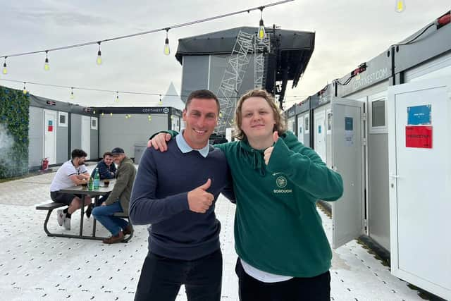 Celtic legend and Fleetwood Town manager Scott Brown backstage with Lewis ahead of the gig