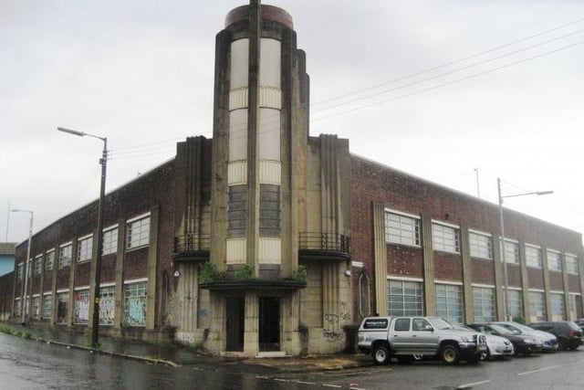 Does Laurieston have the highest percentage of at risk buildings in the city? It certainly seems that way... This lovely slice of art deco dates from 1933.