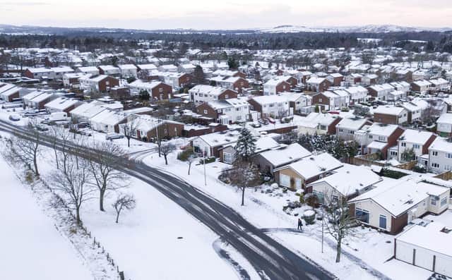 A yellow weather warning for snow and ice has been issued for Edinburgh and the Lothians.