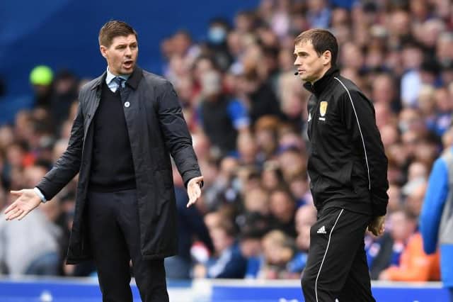 Rangers manager Steven Gerrard makes his feelings known to fourth official Steven Reid during his team's 1-1 draw against Motherwell at Ibrox. (Photo by Craig Foy / SNS Group)