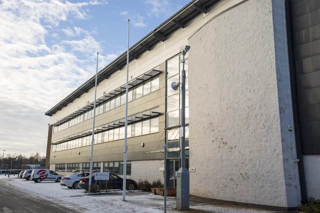 East Dunbartonshire Council HQ
Kirkintilloch
20 01 18
KG