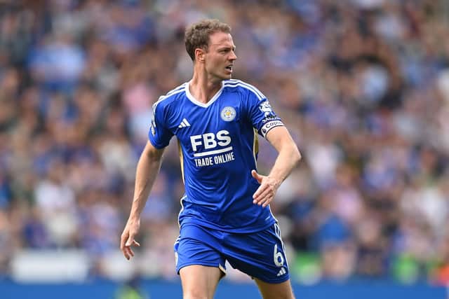 Experienced defender Jonny Evans is a free agent after leaving Leicester City this summer.