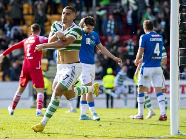 Giorgos Giakoumakis celebrates Celtic's winner at St Johnstone. (Photo by Ross MacDonald / SNS Group)