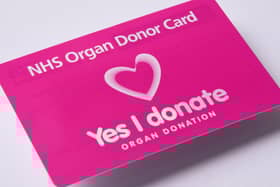"Yes I donate" NHS organ donor card