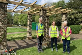 Everyone is delighted by the new pergola roof in Anderson Park