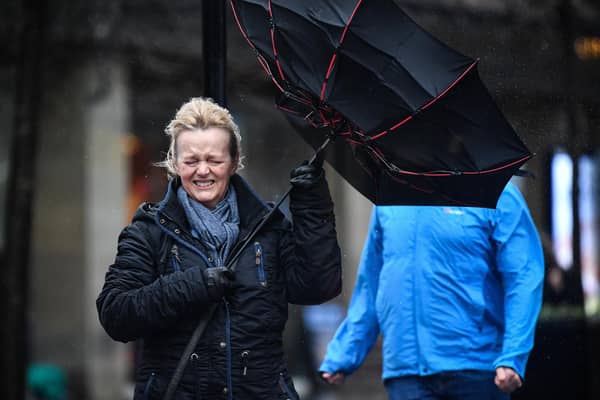 Windy weather in Glasgow 