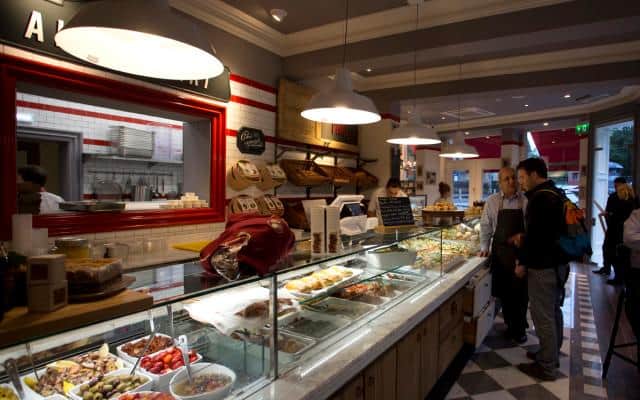 Eusebi deli, Park Road in Glasgow