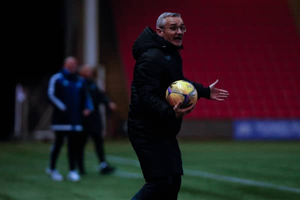Clyde manager Danny Lennon makes a point during his side's draw with Peterhead (pic: Craig Black Photography)