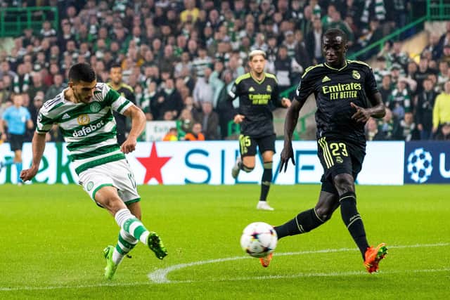 Celtic's Liel Abada misses one of several first half chances the hosts had to take the lead against Real Madrid at Celtic Park. (Photo by Alan Harvey / SNS Group)