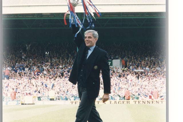 Rangers 2-1 Aberdeen - Rangers manager Walter Smith parades the Tennent's Scottish Cup.