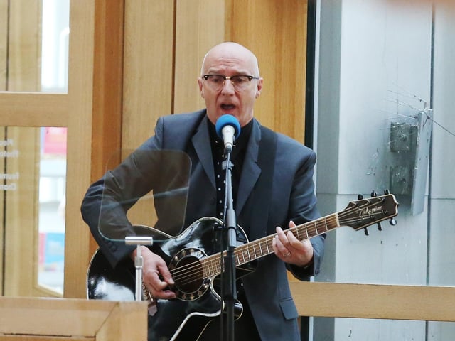 Singer Midge Ure went to Rutherglen Academy.