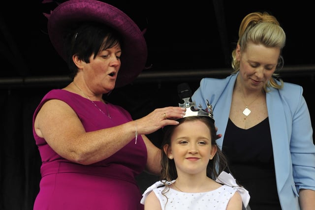 Mairi and Laura were on hand to share the crowning with Alea.