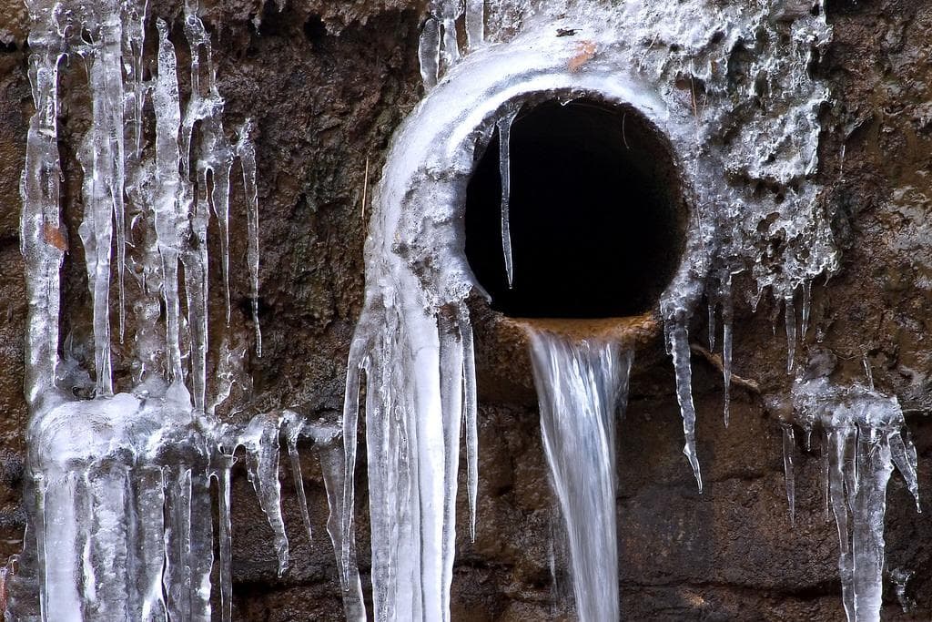 6 Ways to Prevent Frozen Pipes