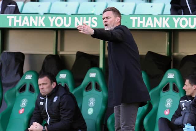 Boss Graham Alexander encourages his Motherwell troops at Easter Road (Pic by Ian McFadyen)