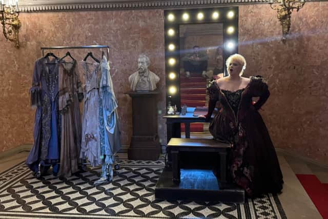 Sit on the State Opera House steps to watch a prima donna performance