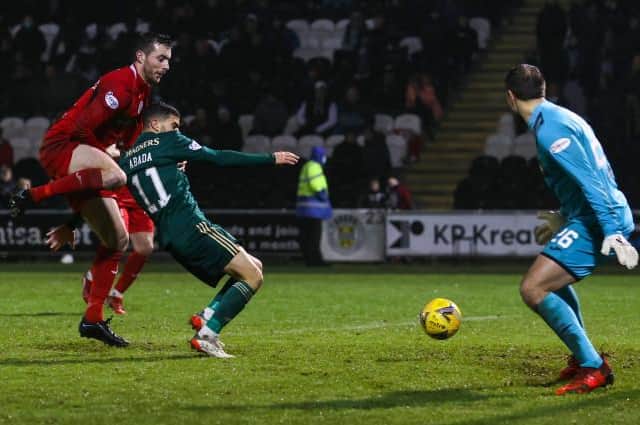 PAISLEY, SCOTLAND - DECEMBER 22: Celtic's Liel Abada goes close under pressure from Joe Shaughnessey during a Cinch Premiership match between St. Mirren and Celtic at SMiSA Stadium, on December 22, 2021, in Paisley, Scotland.  (Photo by Craig Williamson / SNS Group)
