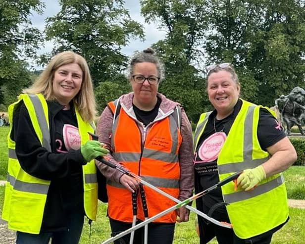 Litter pickers Latest News | GlasgowWorld