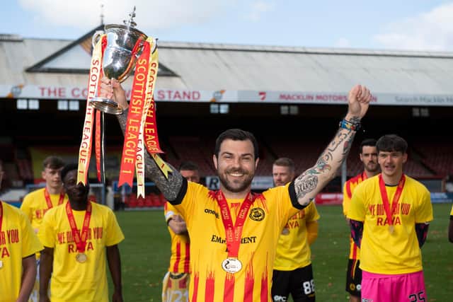 Richard Foster winning the League One title with Partick Thistle
