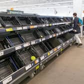 Empty supermarket shelves (photo: Adobe)