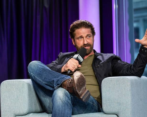 Gerard Butler graduated from the University of Glasgow in 1992. 
