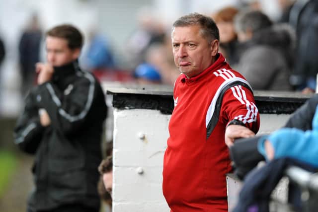 Robert Irving resigned as Lesmahagow Juniors gaffer last month (Pic y Roberto Cavieres)